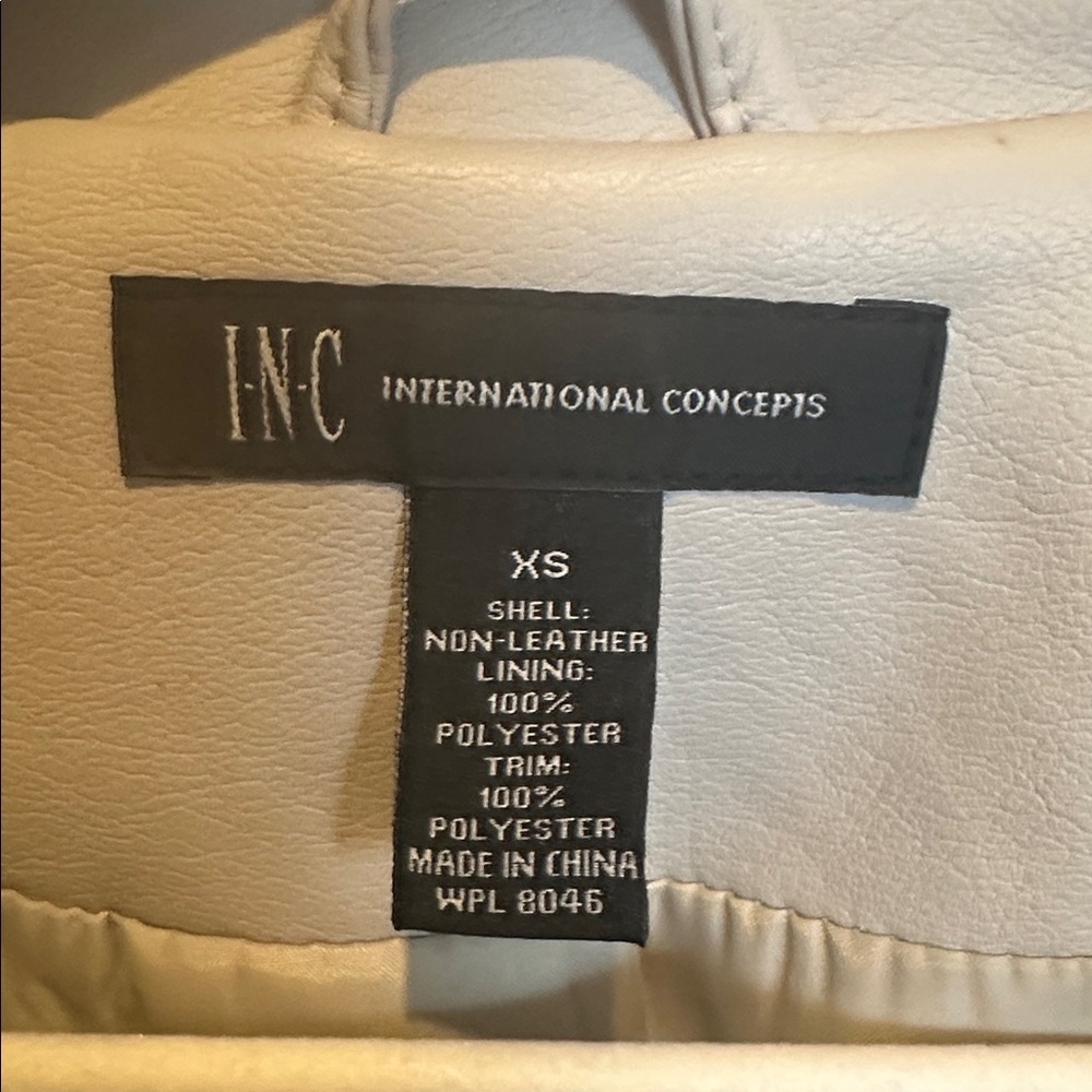 I.N.C. beige/white faux leather asymmetrical hem embroidered moto jacket size XS - Picture 2 of 3